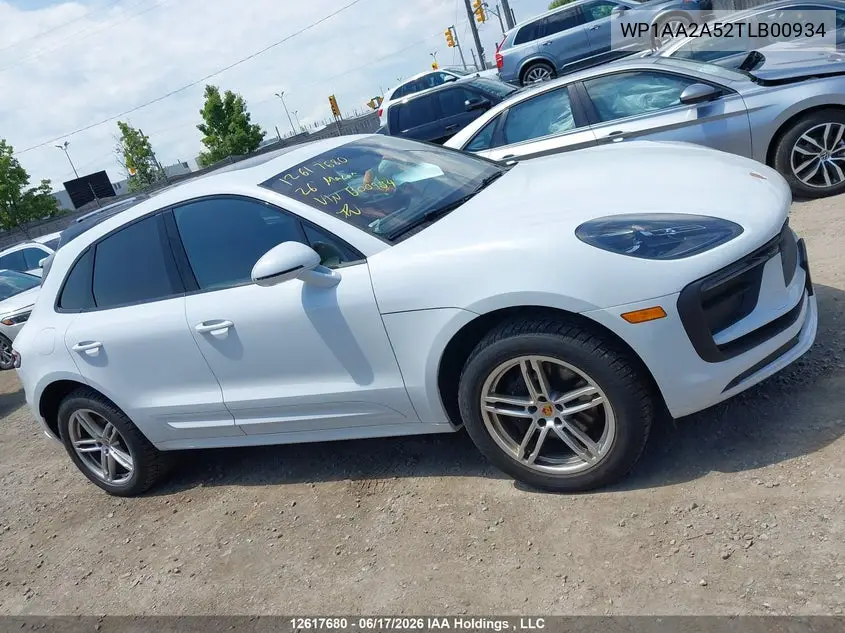 2026 Porsche Macan T VIN: WP1AA2A52TLB00934 Lot: 12617680