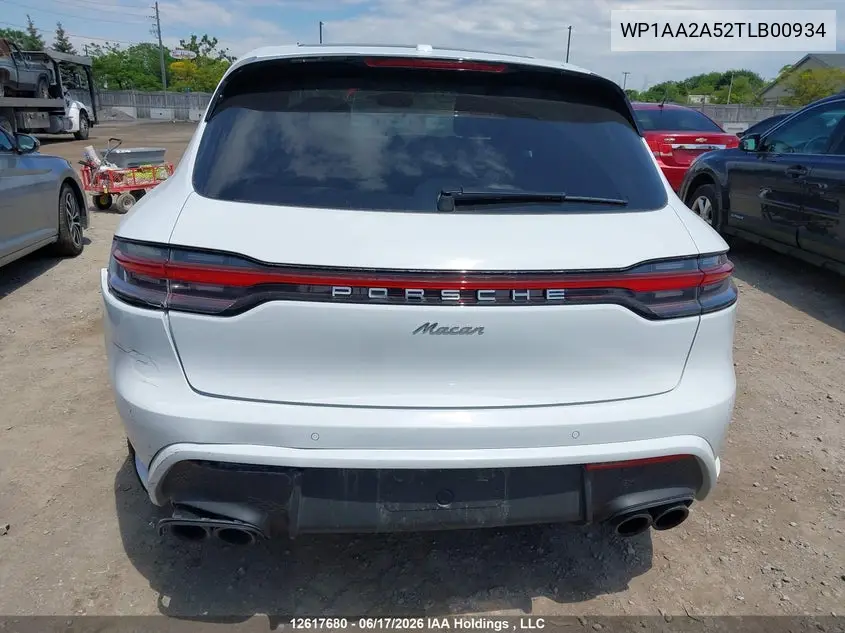 2026 Porsche Macan T VIN: WP1AA2A52TLB00934 Lot: 12617680