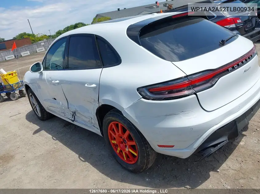 2026 Porsche Macan T VIN: WP1AA2A52TLB00934 Lot: 12617680