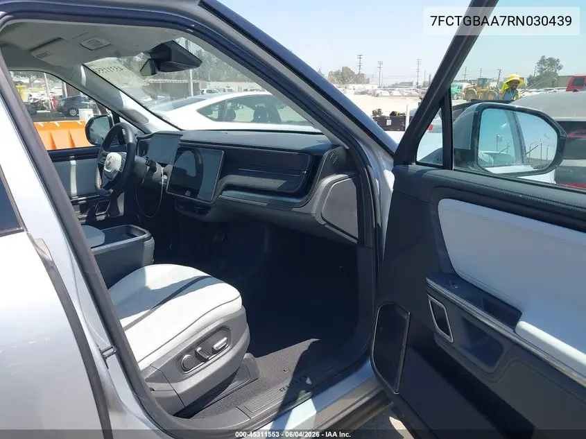 2024 Rivian R1T Adventure Dual Motor Large Pack/Adventure Dual Motor Perf Large Pack VIN: 7FCTGBAA7RN030439 Lot: 45311553