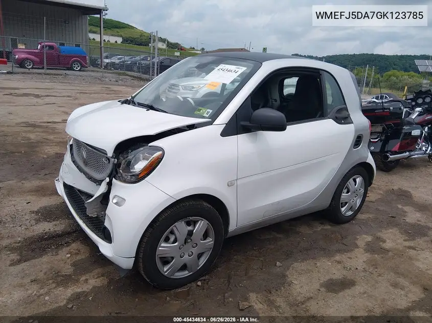 2016 Smart Fortwo Passion/Prime/Proxy/Pure VIN: WMEFJ5DA7GK123785 Lot: 45434634