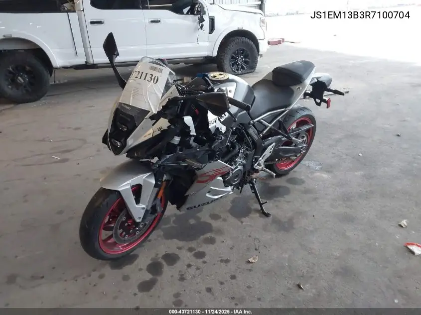2024 Suzuki Gsx800 F VIN: JS1EM13B3R7100704 Lot: 43721130