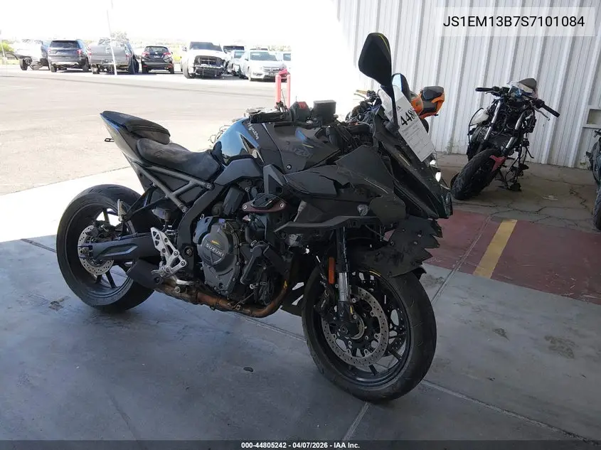 2025 Suzuki Gsx800 F VIN: JS1EM13B7S7101084 Lot: 44805242