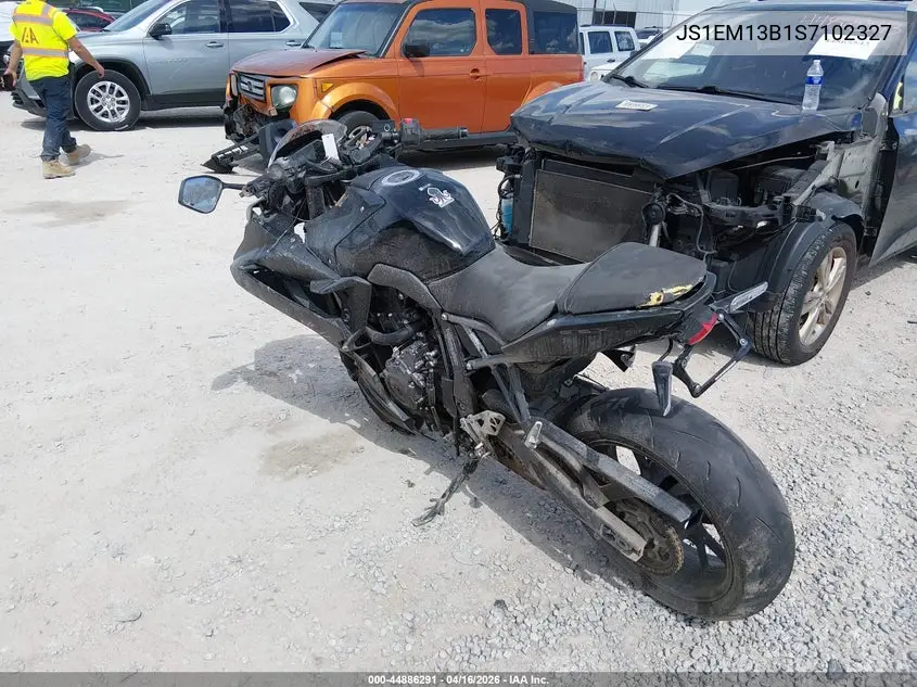 2025 Suzuki Gsx800 F VIN: JS1EM13B1S7102327 Lot: 44886291