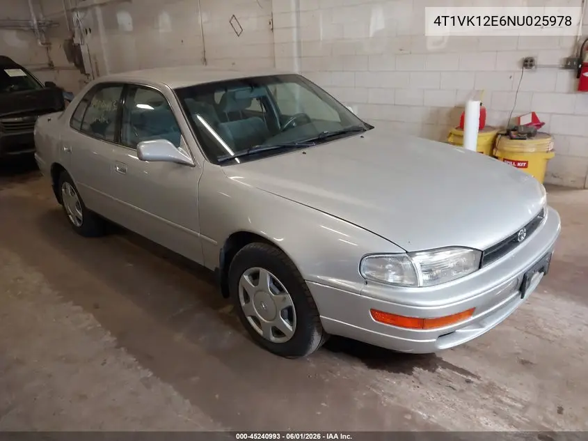 1992 Toyota Camry Le VIN: 4T1VK12E6NU025978 Lot: 45240993