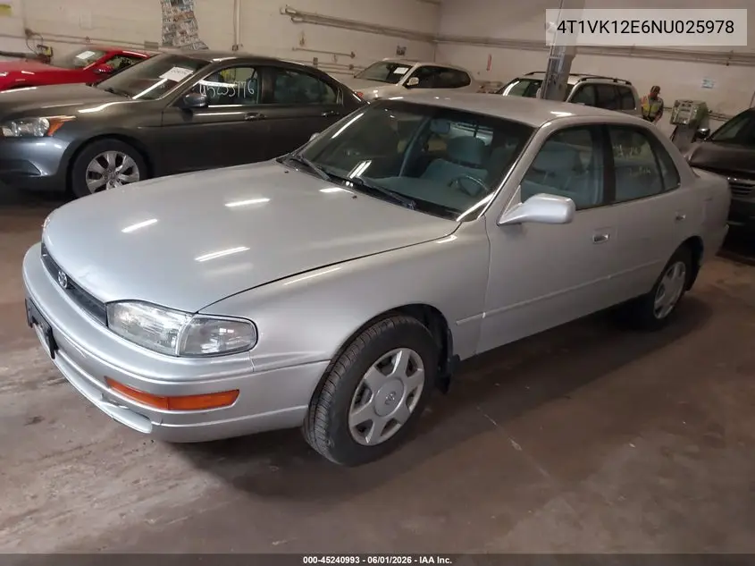 1992 Toyota Camry Le VIN: 4T1VK12E6NU025978 Lot: 45240993