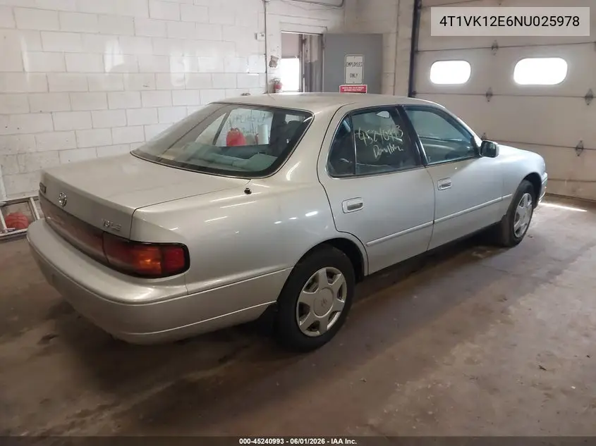 1992 Toyota Camry Le VIN: 4T1VK12E6NU025978 Lot: 45240993
