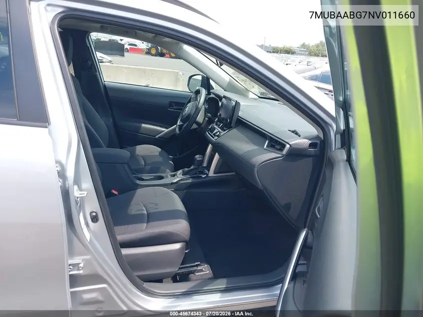 2022 Toyota Corolla Cross Le VIN: 7MUBAABG7NV011660 Lot: 45674343