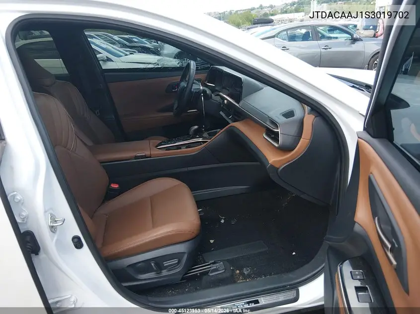 2025 Toyota Crown Signia Xle VIN: JTDACAAJ1S3019702 Lot: 45123953