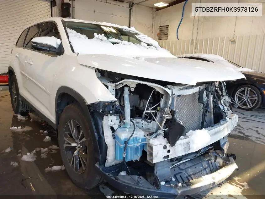 5TDBZRFH0KS978126 2019 Toyota Highlander Le