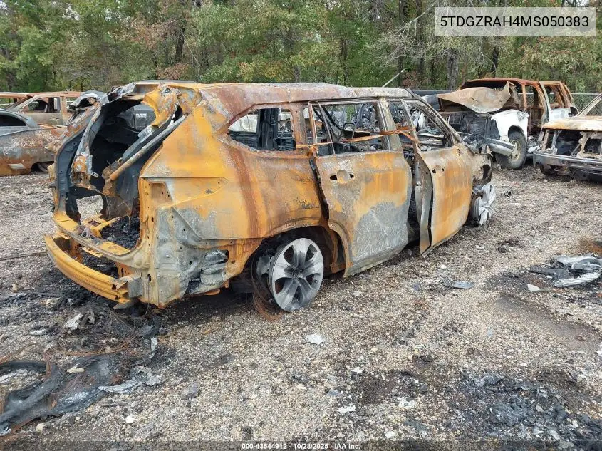 5TDGZRAH4MS050383 2021 Toyota Highlander Xle