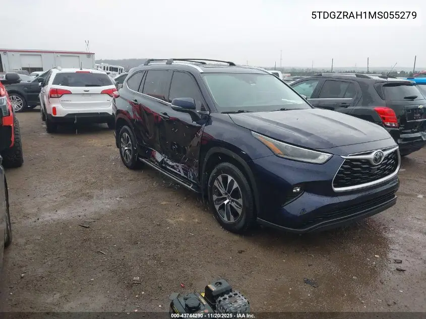 5TDGZRAH1MS055279 2021 Toyota Highlander Xle