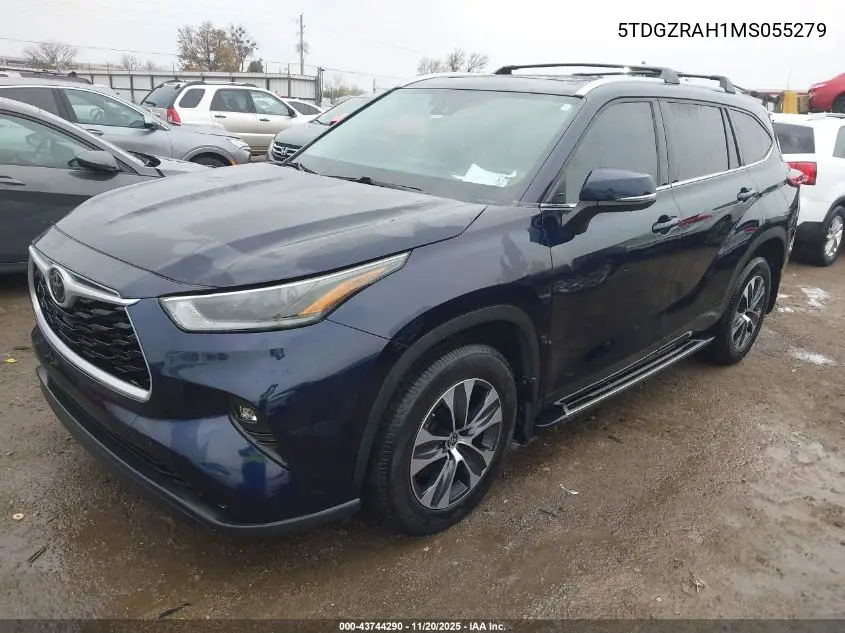 5TDGZRAH1MS055279 2021 Toyota Highlander Xle