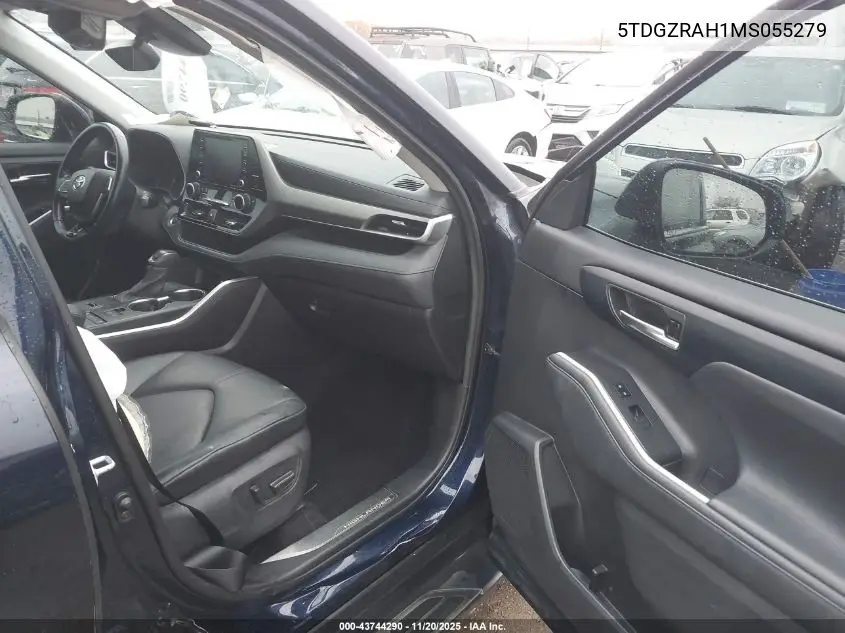 5TDGZRAH1MS055279 2021 Toyota Highlander Xle