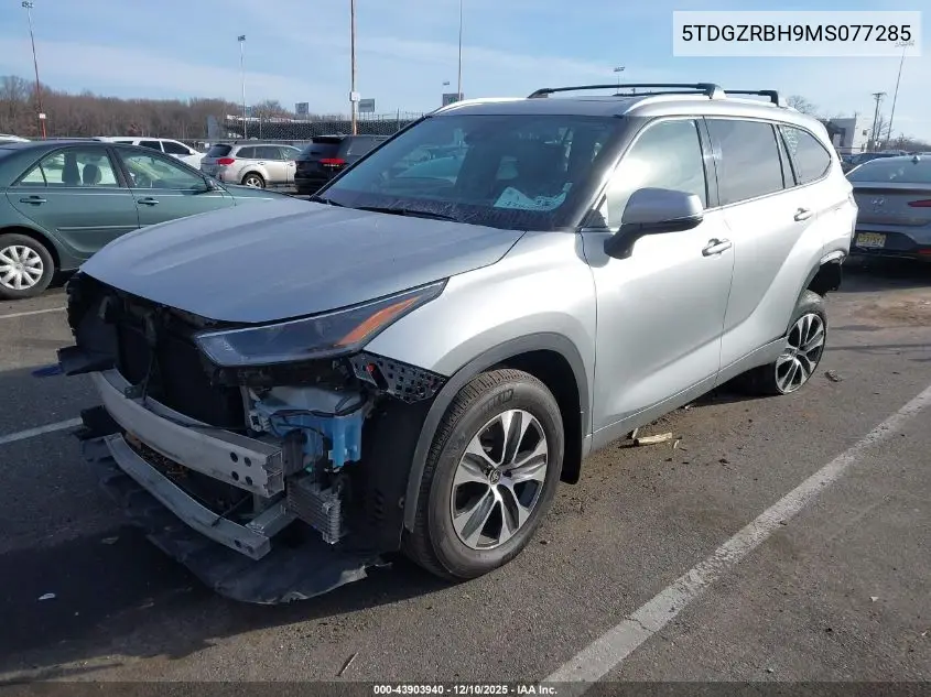 5TDGZRBH9MS077285 2021 Toyota Highlander Xle