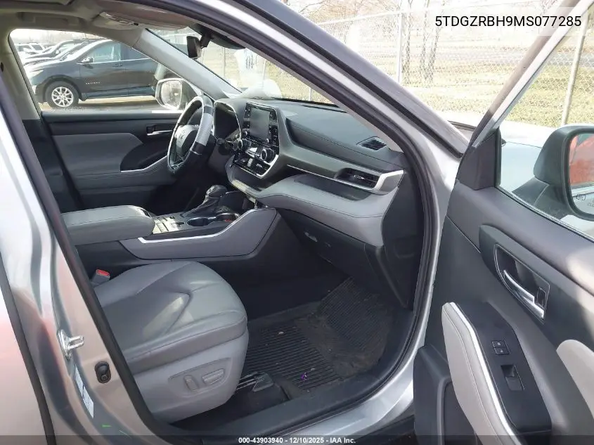 5TDGZRBH9MS077285 2021 Toyota Highlander Xle
