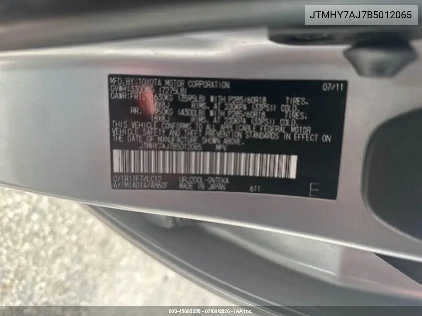 2011 Toyota Land Cruiser V8 VIN: JTMHY7AJ7B5012065 Lot: 45602250