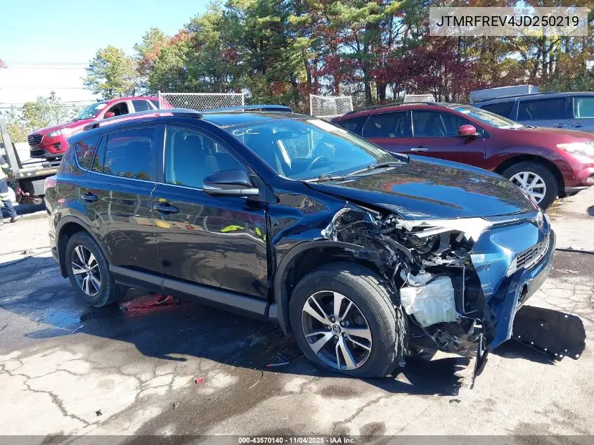 JTMRFREV4JD250219 2018 Toyota Rav4 Xle