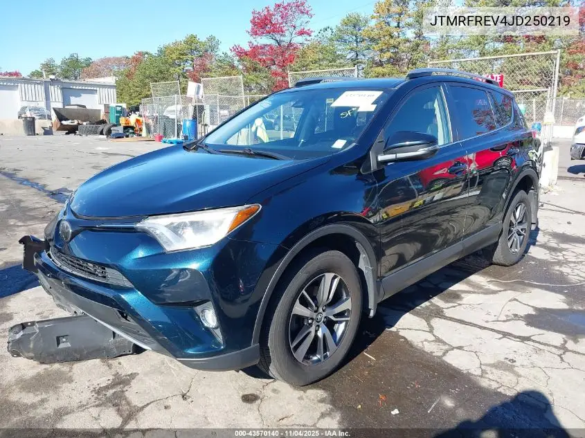JTMRFREV4JD250219 2018 Toyota Rav4 Xle