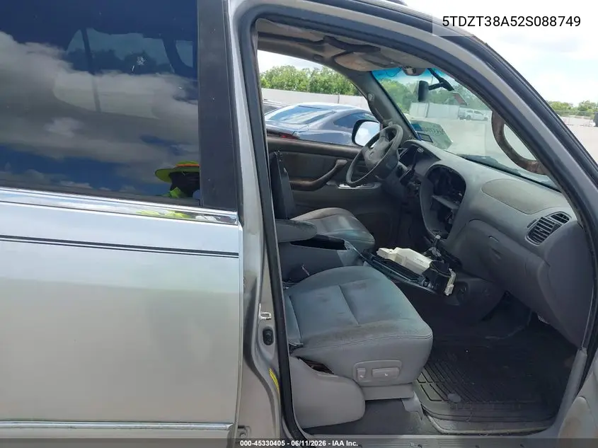 2002 Toyota Sequoia Limited V8 VIN: 5TDZT38A52S088749 Lot: 45330405