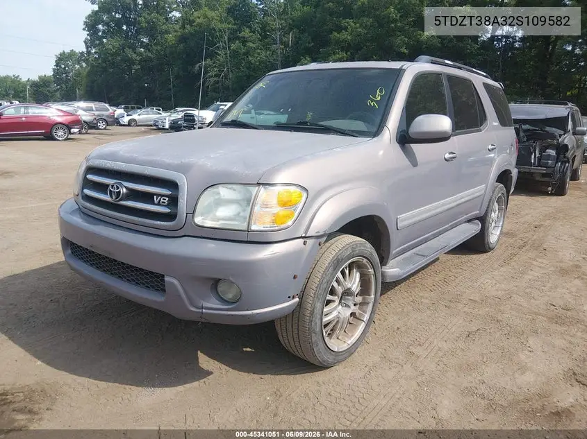 2002 Toyota Sequoia Limited V8 VIN: 5TDZT38A32S109582 Lot: 45341051