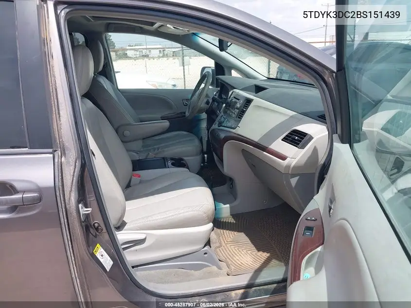 5TDYK3DC2BS151439 2011 Toyota Sienna Xle V6