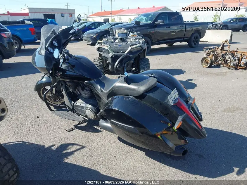 2014 Victory Motorcycles Cross Country 8-Ball VIN: 5VPDA36N1E3029209 Lot: 12627187