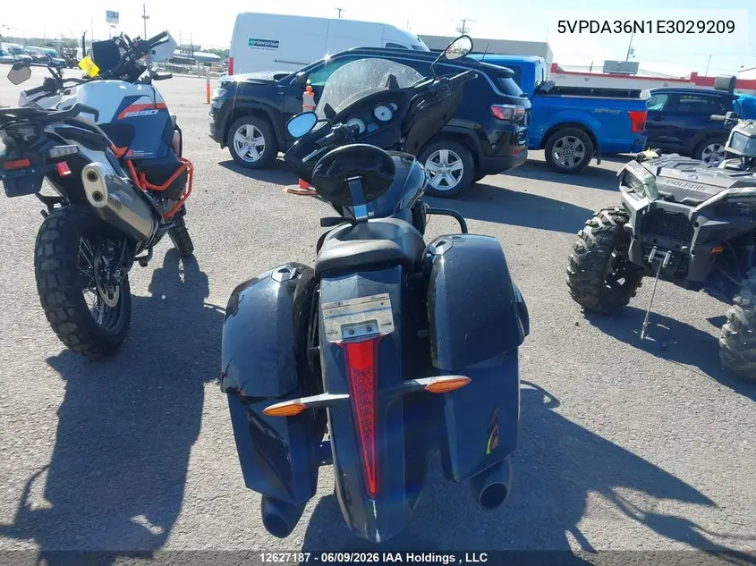 2014 Victory Motorcycles Cross Country 8-Ball VIN: 5VPDA36N1E3029209 Lot: 12627187