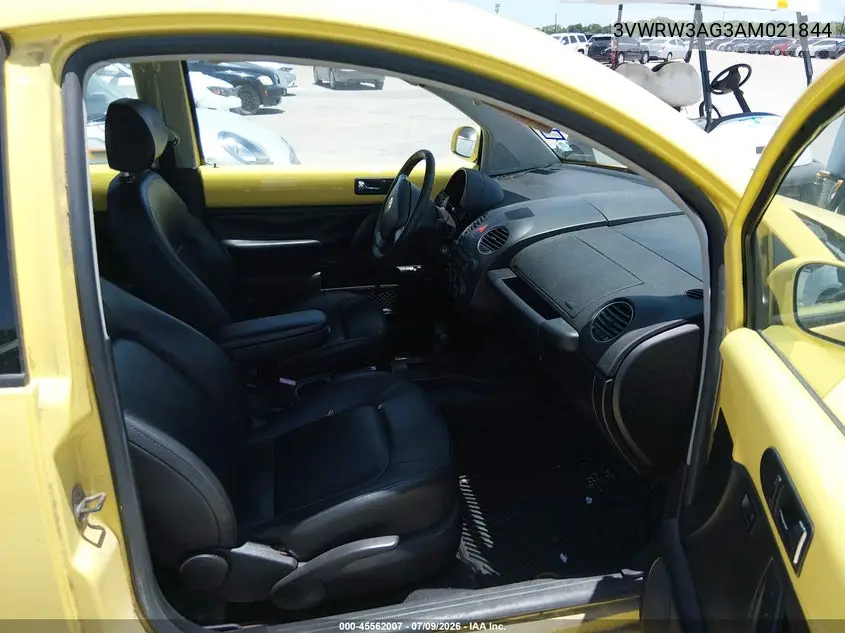 2010 Volkswagen New Beetle 2.5L VIN: 3VWRW3AG3AM021844 Lot: 45562007
