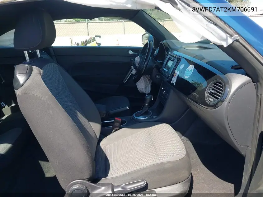 2019 Volkswagen Beetle 2.0T Final Edition Se/2.0T Final Edition Sel/2.0T S VIN: 3VWFD7AT2KM706691 Lot: 45490566
