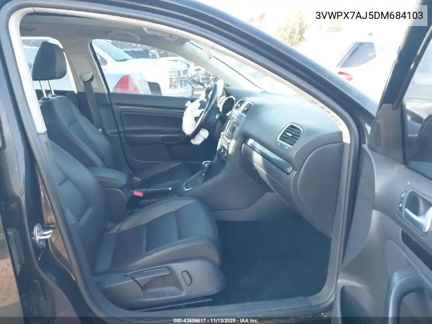 3VWPX7AJ5DM684103 2013 Volkswagen Jetta Sportwagen 2.5L Se
