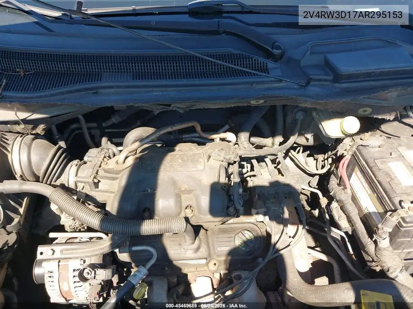2010 Volkswagen Routan Se VIN: 2V4RW3D17AR295153 Lot: 45469689