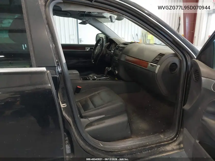 2005 Volkswagen Touareg V6/V6 (A6) VIN: WVGZG77L95D070944 Lot: 45343521