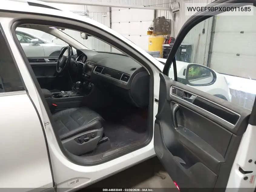 2016 Volkswagen Touareg Vr6 Executive VIN: WVGEF9BPXGD011685 Lot: 44683049