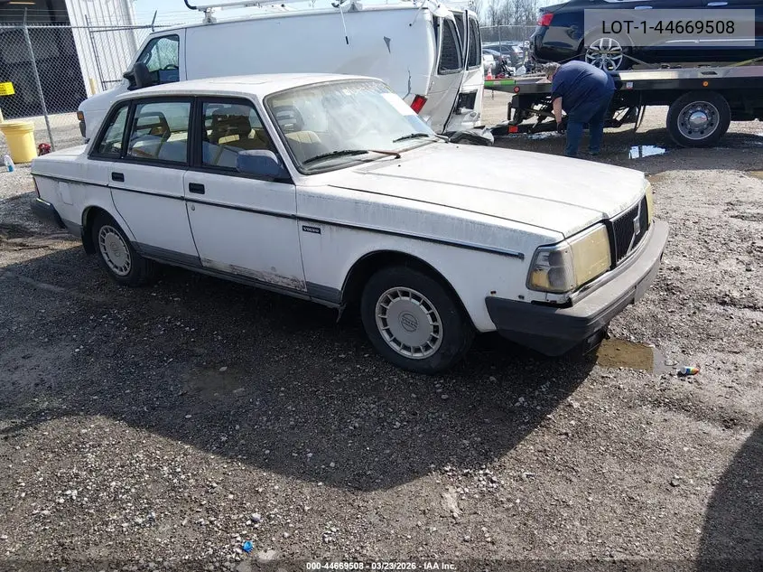 1992 Volvo 240 Gl VIN: YV1AS8802N1462590 Lot: 44669508