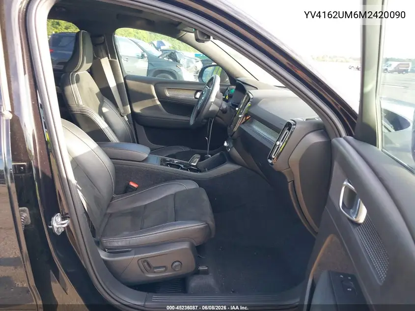 2021 Volvo Xc40 T5 R-Design VIN: YV4162UM6M2420090 Lot: 45236087