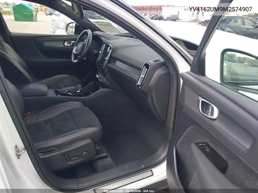 2021 Volvo Xc40 T5 R-Design VIN: YV4162UM9M2574907 Lot: 45391285