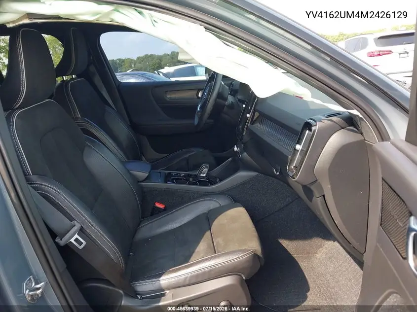 2021 Volvo Xc40 T5 R-Design VIN: YV4162UM4M2426129 Lot: 45639939