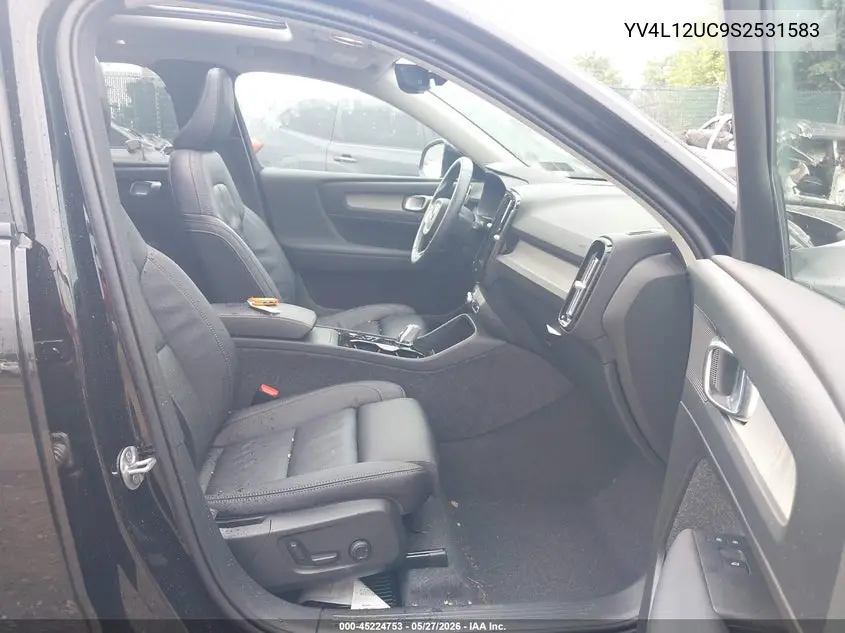 2025 Volvo Xc40 B5 Plus Dark Theme VIN: YV4L12UC9S2531583 Lot: 45224753