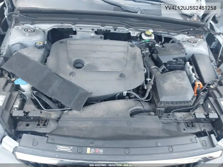 2025 Volvo Xc40 B5 Core Bright Theme VIN: YV4L12UJ5S2451258 Lot: 45327602