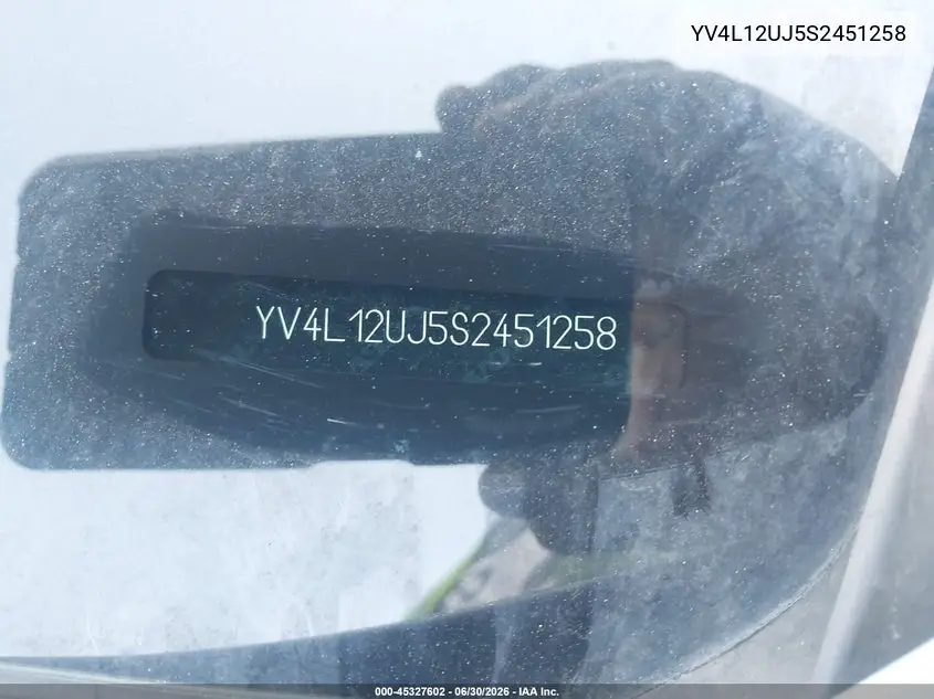2025 Volvo Xc40 B5 Core Bright Theme VIN: YV4L12UJ5S2451258 Lot: 45327602