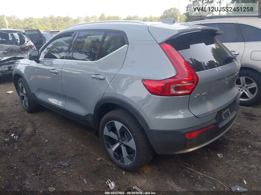 2025 Volvo Xc40 B5 Core Bright Theme VIN: YV4L12UJ5S2451258 Lot: 45327602